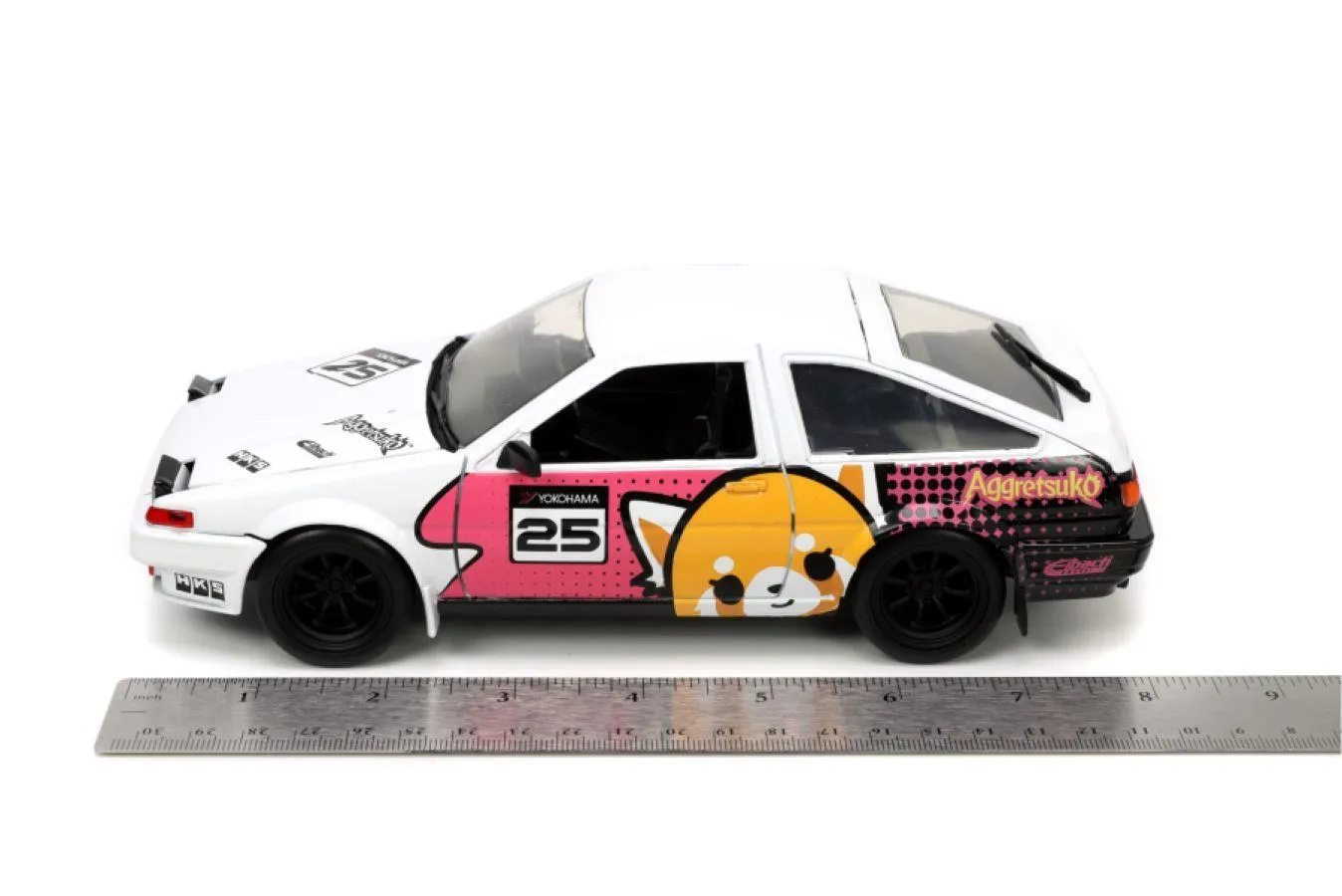 Aggretsuko - Toyota AE86 with Aggretsuko 1:24 Scale Diecast Set - Image 12