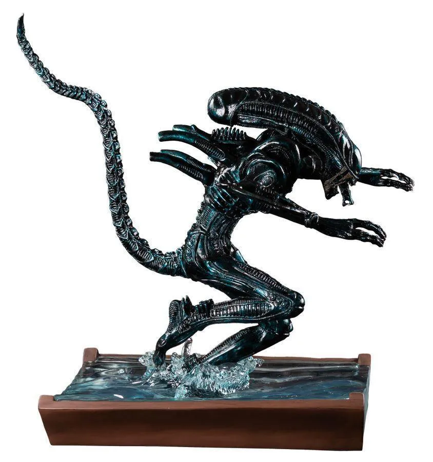 Aliens - Alien Water Attack Statue - Image 17
