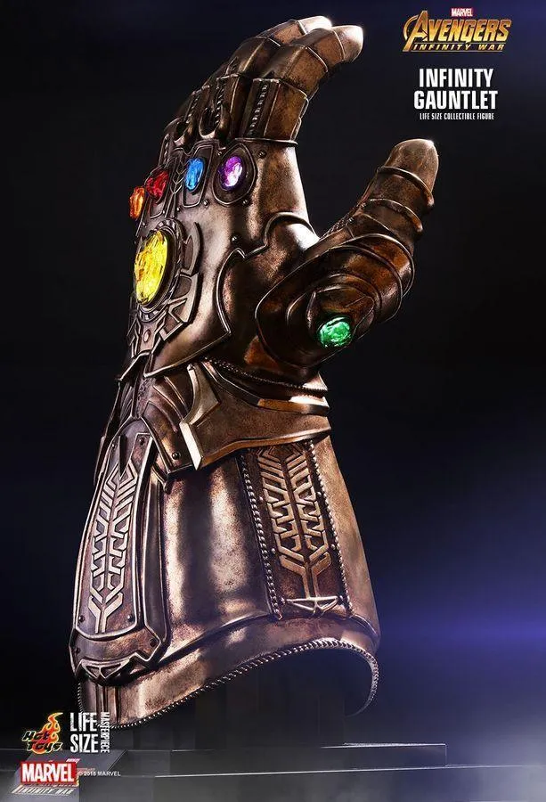 Avengers 3: Infinity War - Infinity Gauntlet Prop Replica - Image 3
