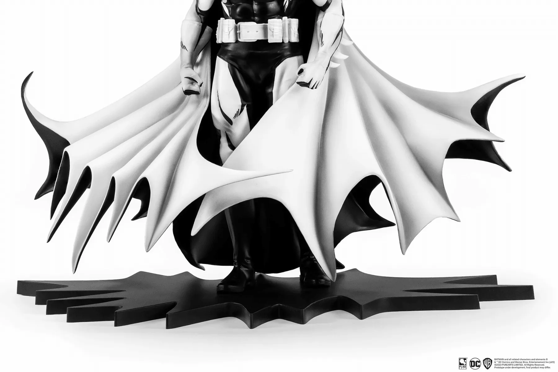 Batman - Batman (Neil Adams) Black & White PVC 1:8 Scale Statue - Image 5