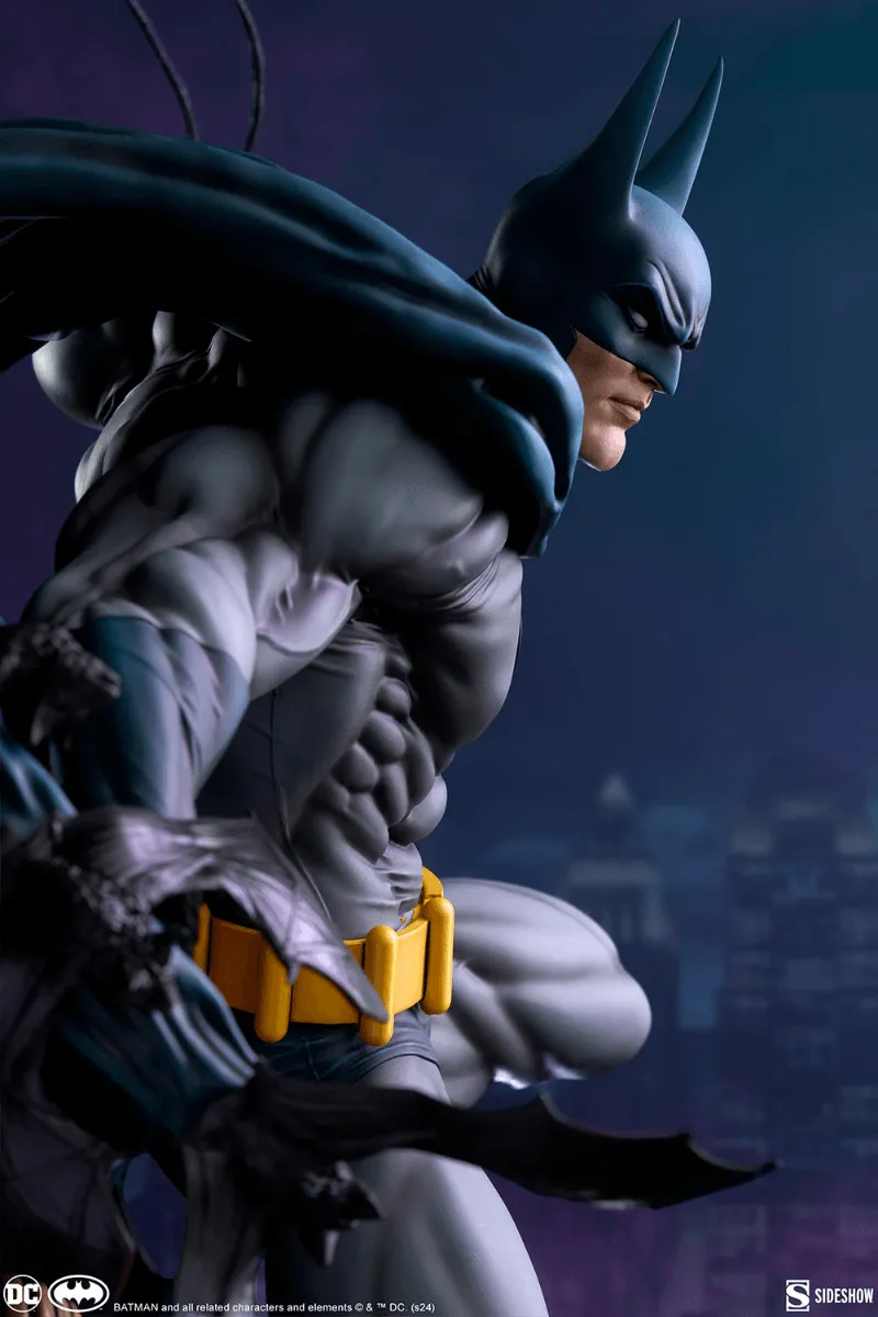 Batman - Batman Premium Format 1:4 Scale Statue - Image 4