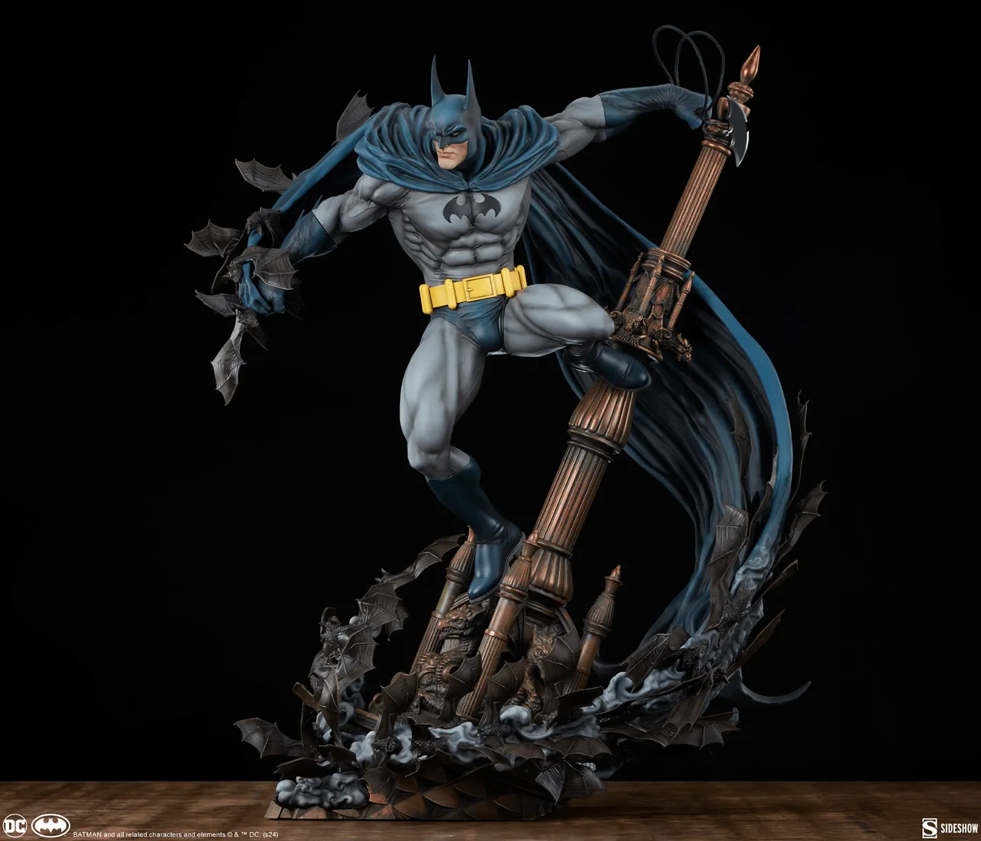 Batman - Batman Premium Format 1:4 Scale Statue - Image 8