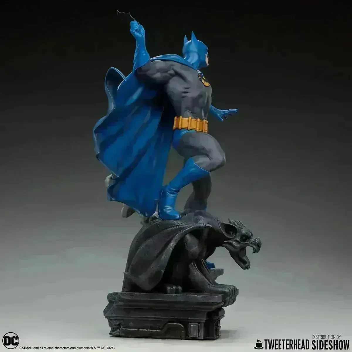 Batman - Batman (Retro Edition) 1:6 Scale Maquette - Image 10