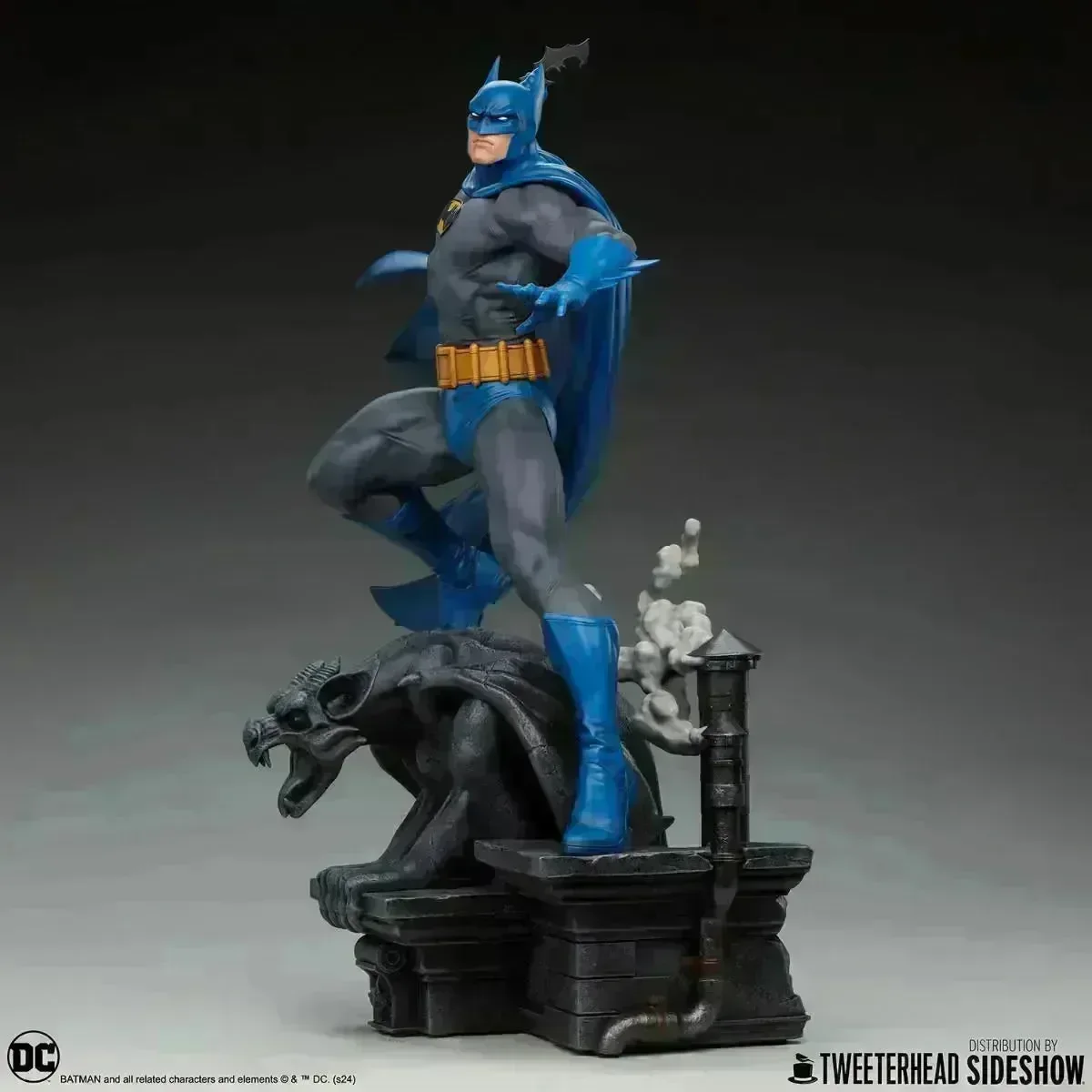Batman - Batman (Retro Edition) 1:6 Scale Maquette - Image 7