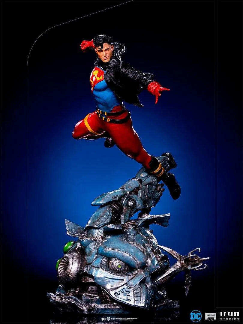 Superman - Superboy 1:10 Scale Statue - Image 3
