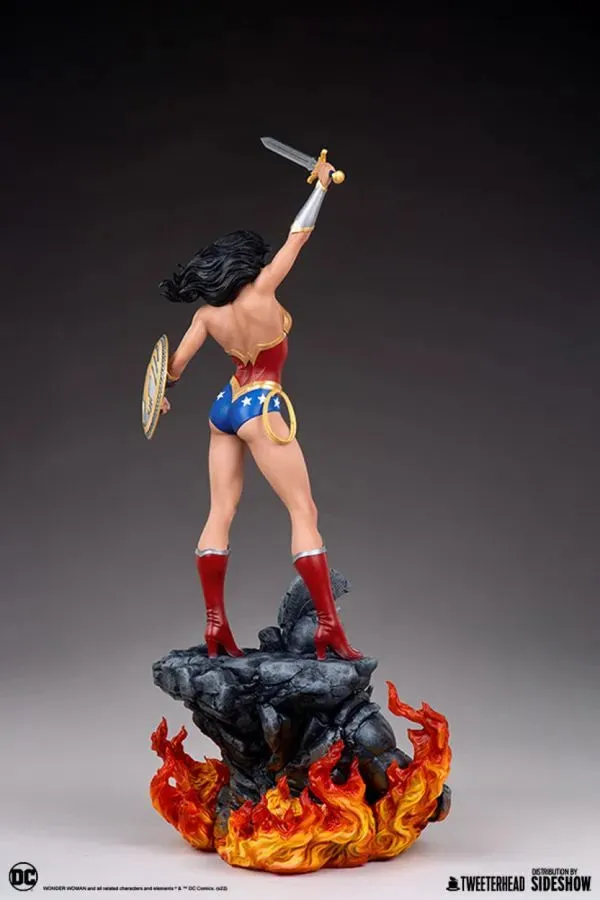 DC Comics - Wonder Woman 1:4 Scale Maquette - Image 7