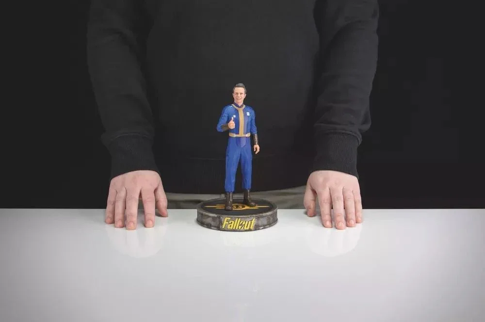 Fallout (TV) - Cooper Howard PVC Figure - Image 6
