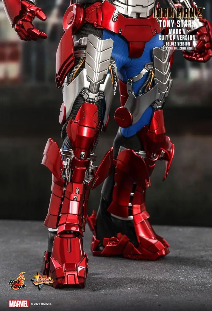 Iron Man 2 - Tony Stark Mark V Suit Up Deluxe 1:6 Scale Collectable Action Figure - Image 5