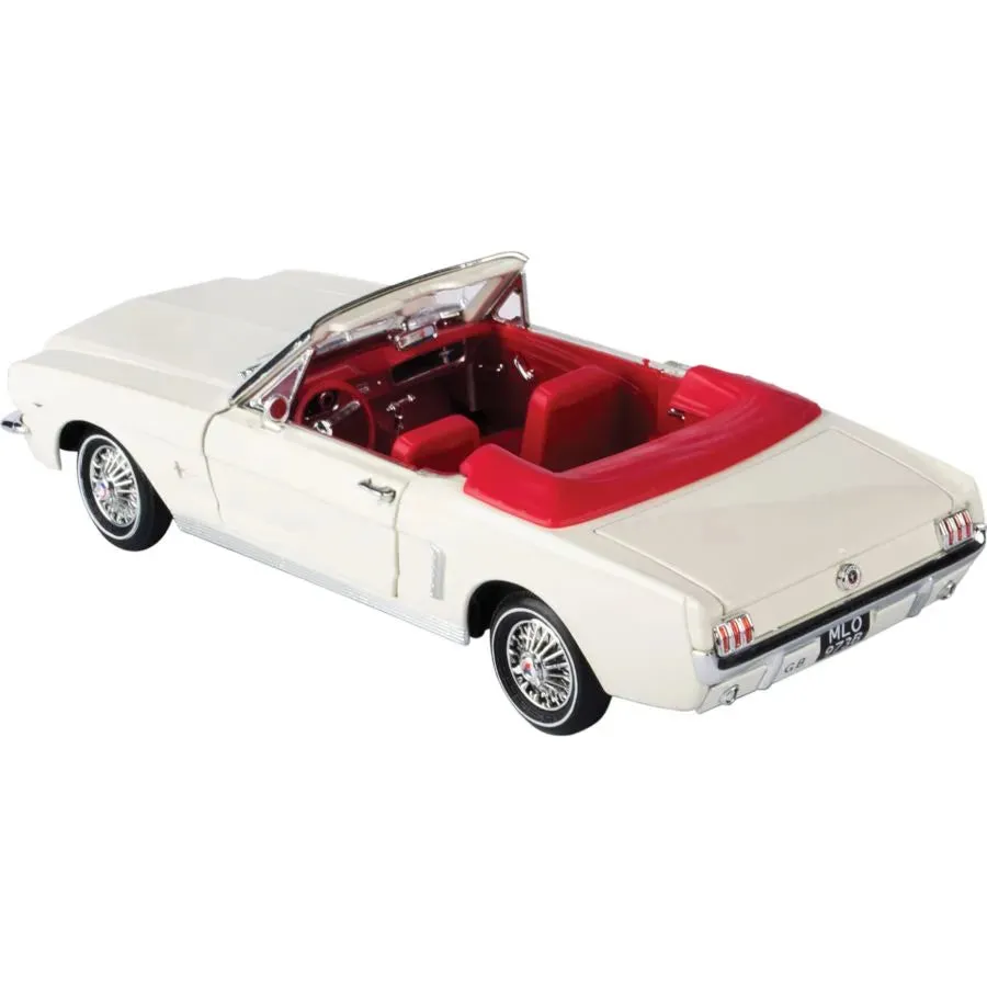 James Bond Collection - 1:18 Scale 1964 1/2 Ford Mustang (Convertible) - Image 3