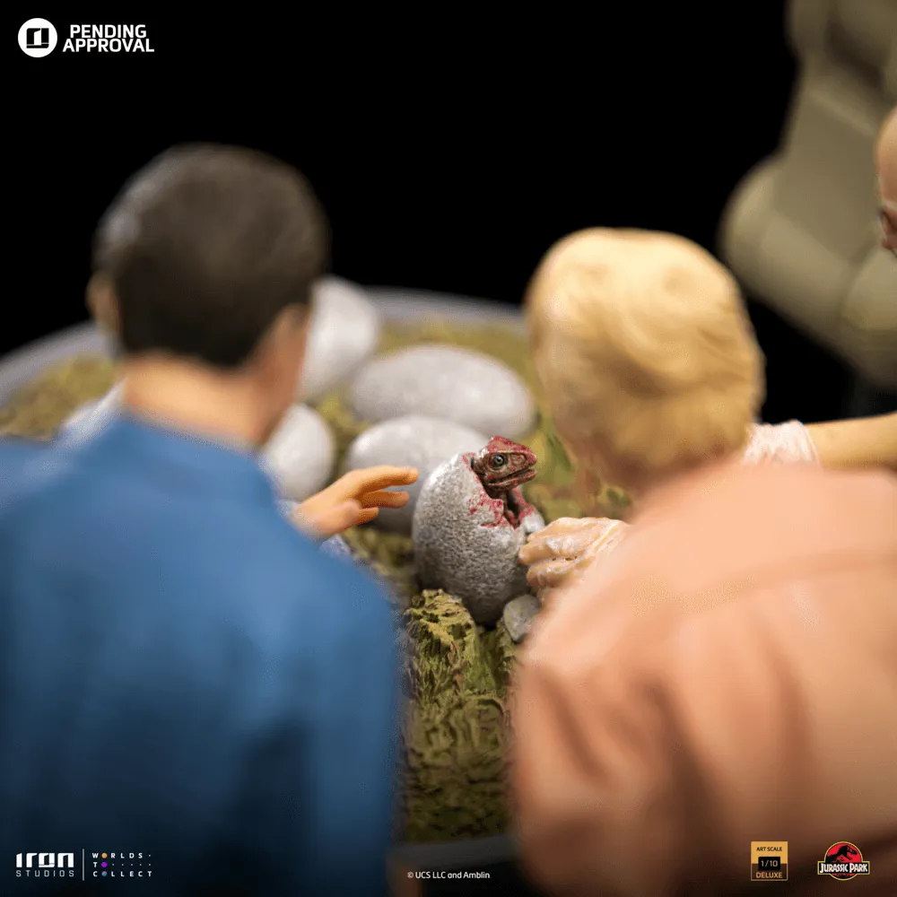 Jurassic Park - Dino Hatchling Deluxe 1:10 Statue - Image 11