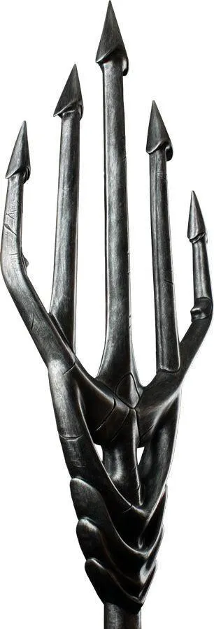 Justice League - Aquaman's Trident with Treasure Chest Life-Size Replica - Image 3