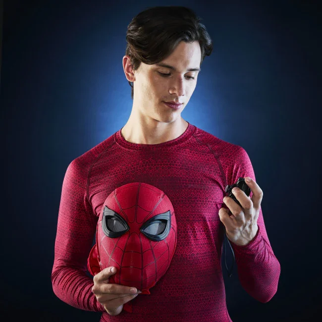 Marvel Legends Series Spider-Man Electronic Expressive Mask - Image 14