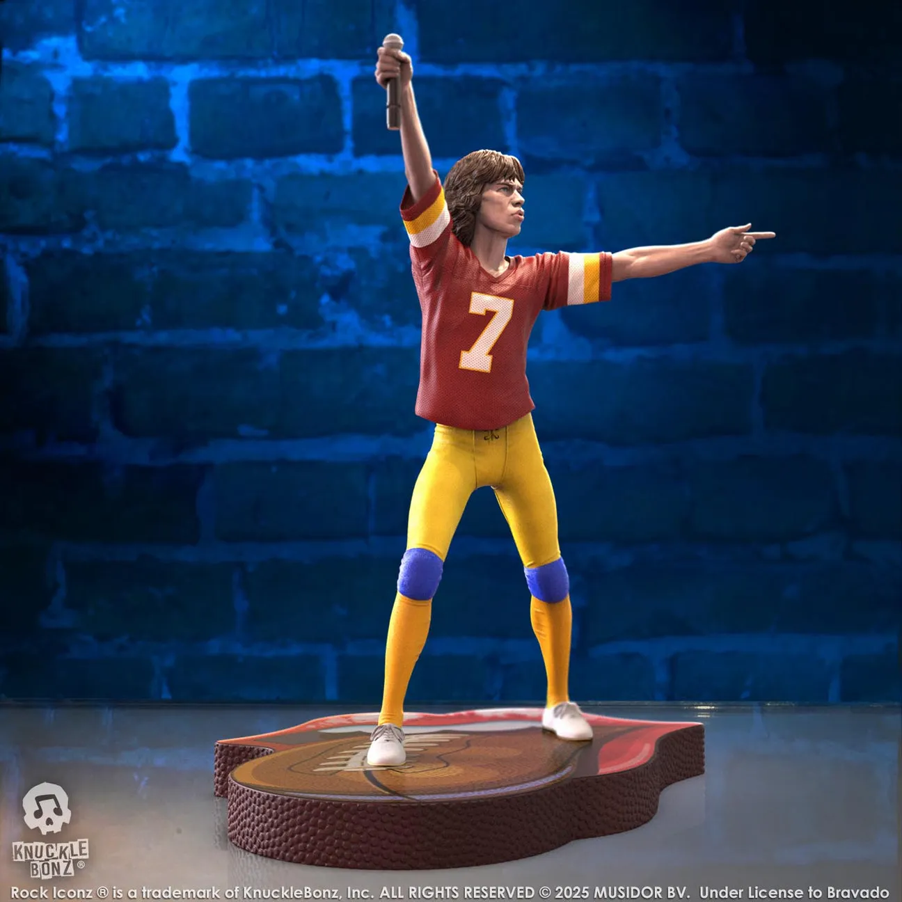 Rolling Stones - Mick Jagger Tour '81 (Burgundy Jersey) Statue - Image 3