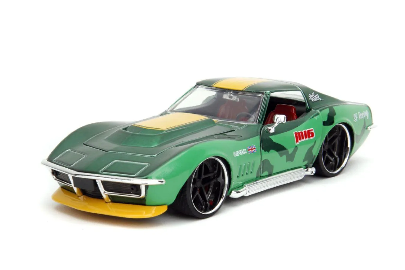 Street Fighter - Chevrolet Corvette Stingray ZL1 (1969) 1:22 Scale with Cammy Figure - Image 3