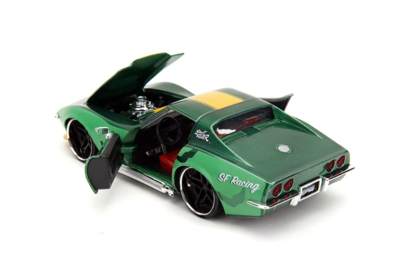 Street Fighter - Chevrolet Corvette Stingray ZL1 (1969) 1:22 Scale with Cammy Figure - Image 7