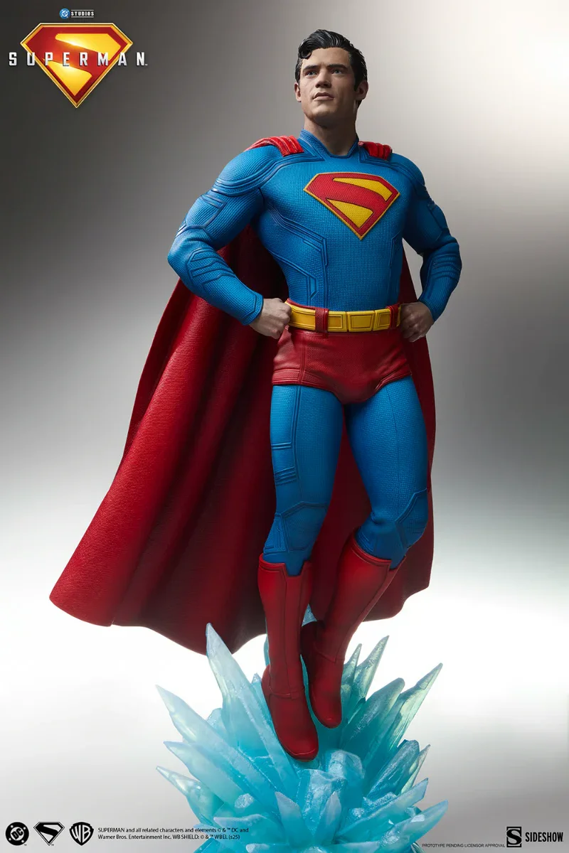 Superman (2025) - Superman Premium Format Statue - Image 2