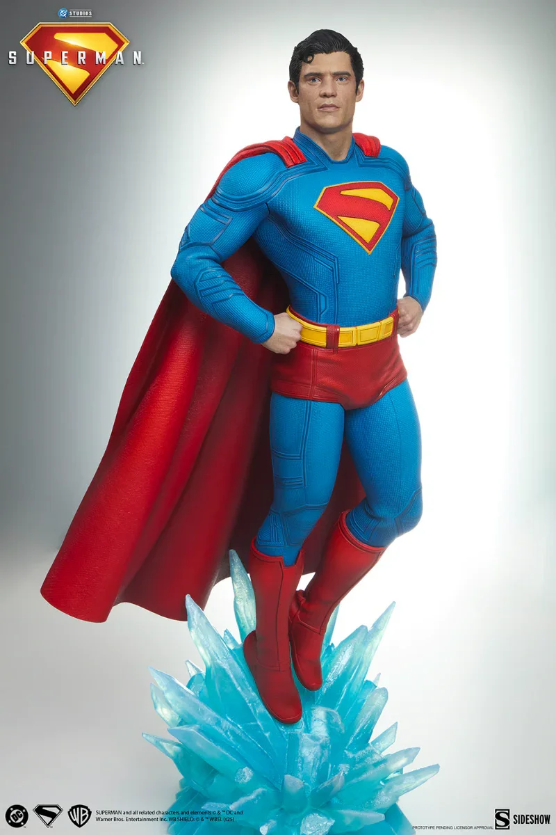 Superman (2025) - Superman Premium Format Statue - Image 9