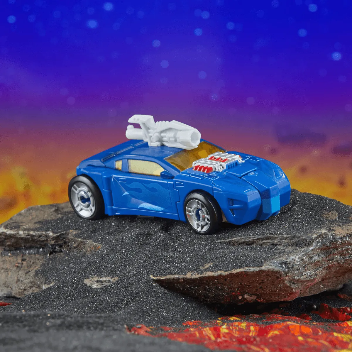 Transformers Legacy United: Deluxe Class - Robots in Disguise 2001 Universe Autobot Side Burn - Image 11
