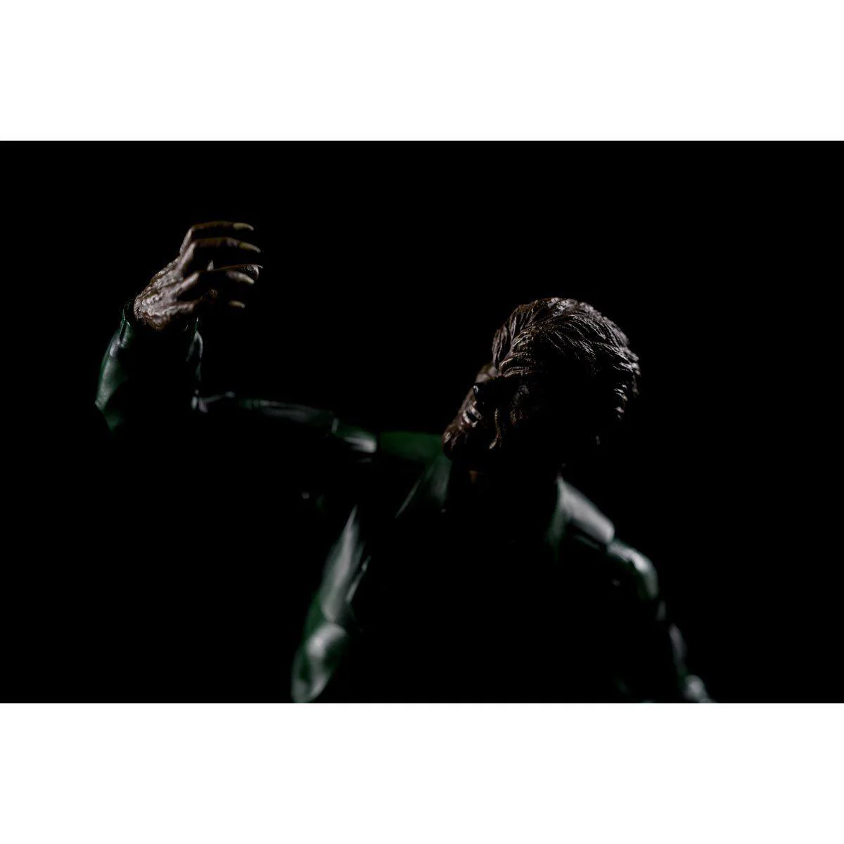 Universal Monsters - Wolfman Deluxe 6" Action Figure - Image 13