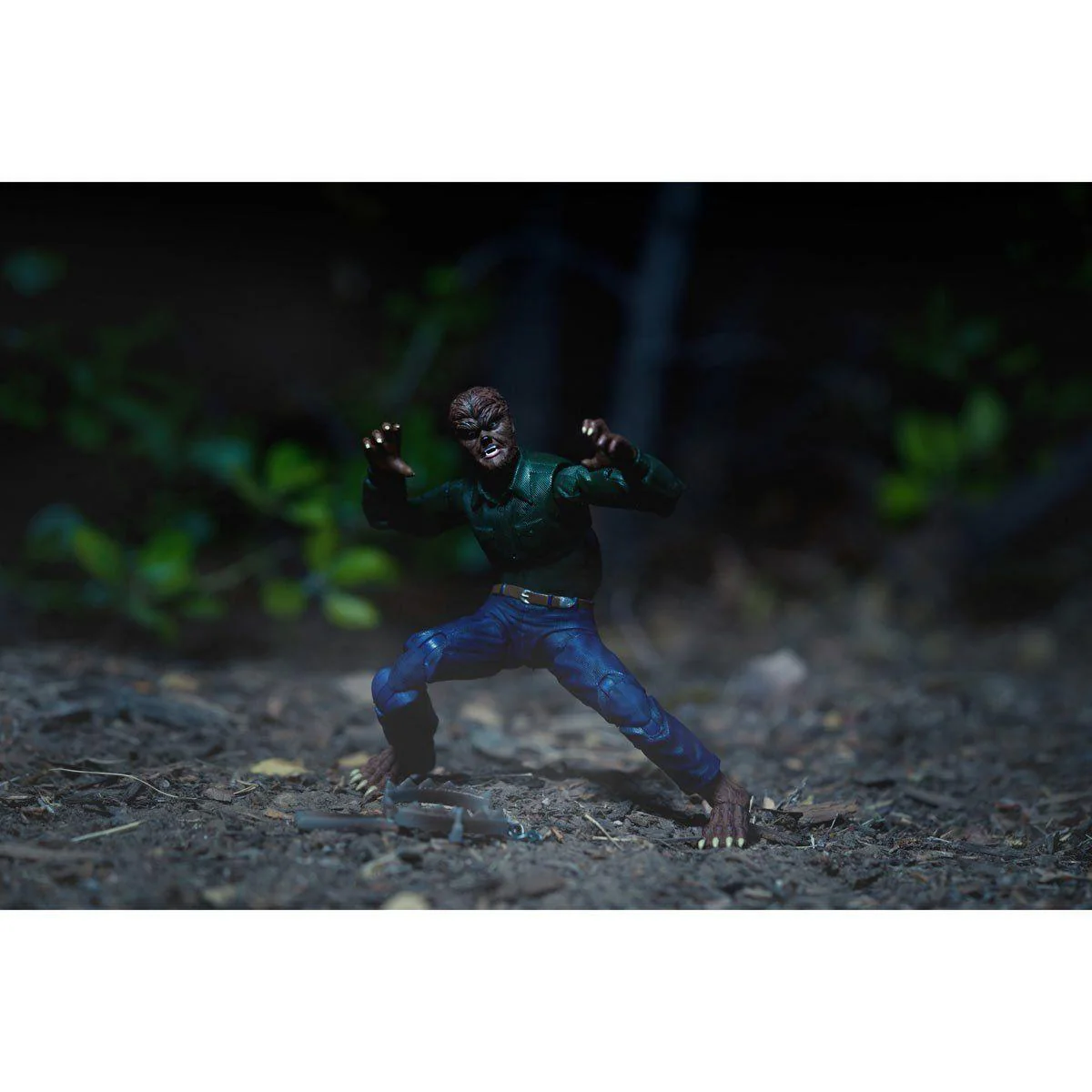 Universal Monsters - Wolfman Deluxe 6" Action Figure - Image 3