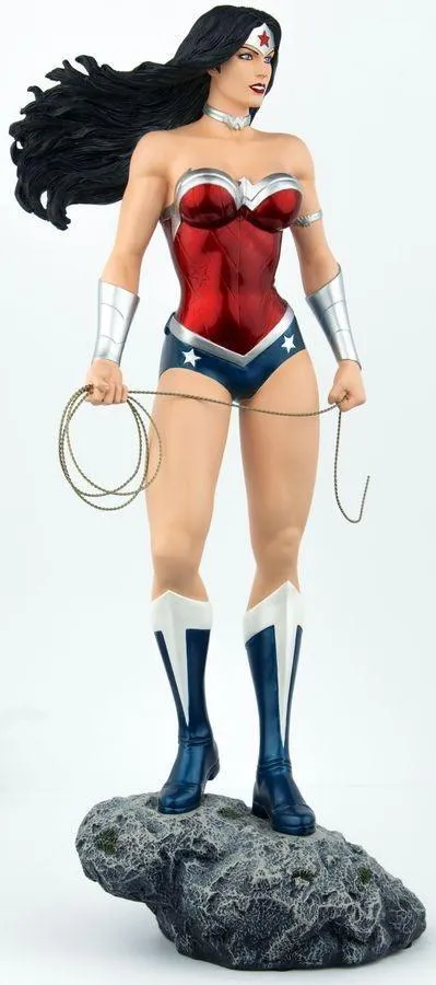 Wonder Woman - New 52 1:6th Scale LE Statue - Image 2